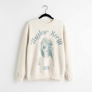 Taylor Swift 1989 Taylors Version Cream Graphic Crewneck Sweatshirt Merch Medium